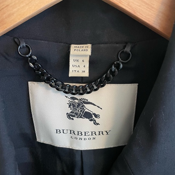 Size 4 Like New Authentic Burberry Blazer - Picture 4 of 17